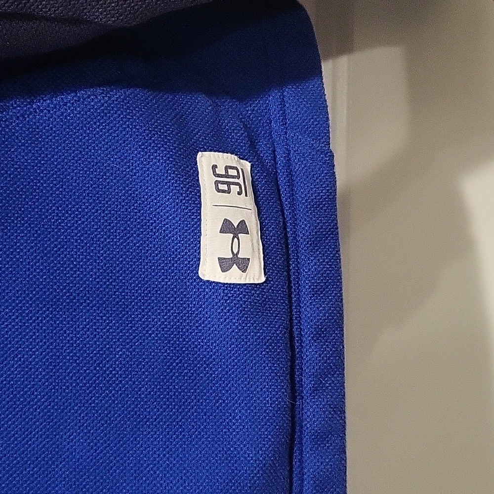 Under armor pullover - Picture 3 of 4